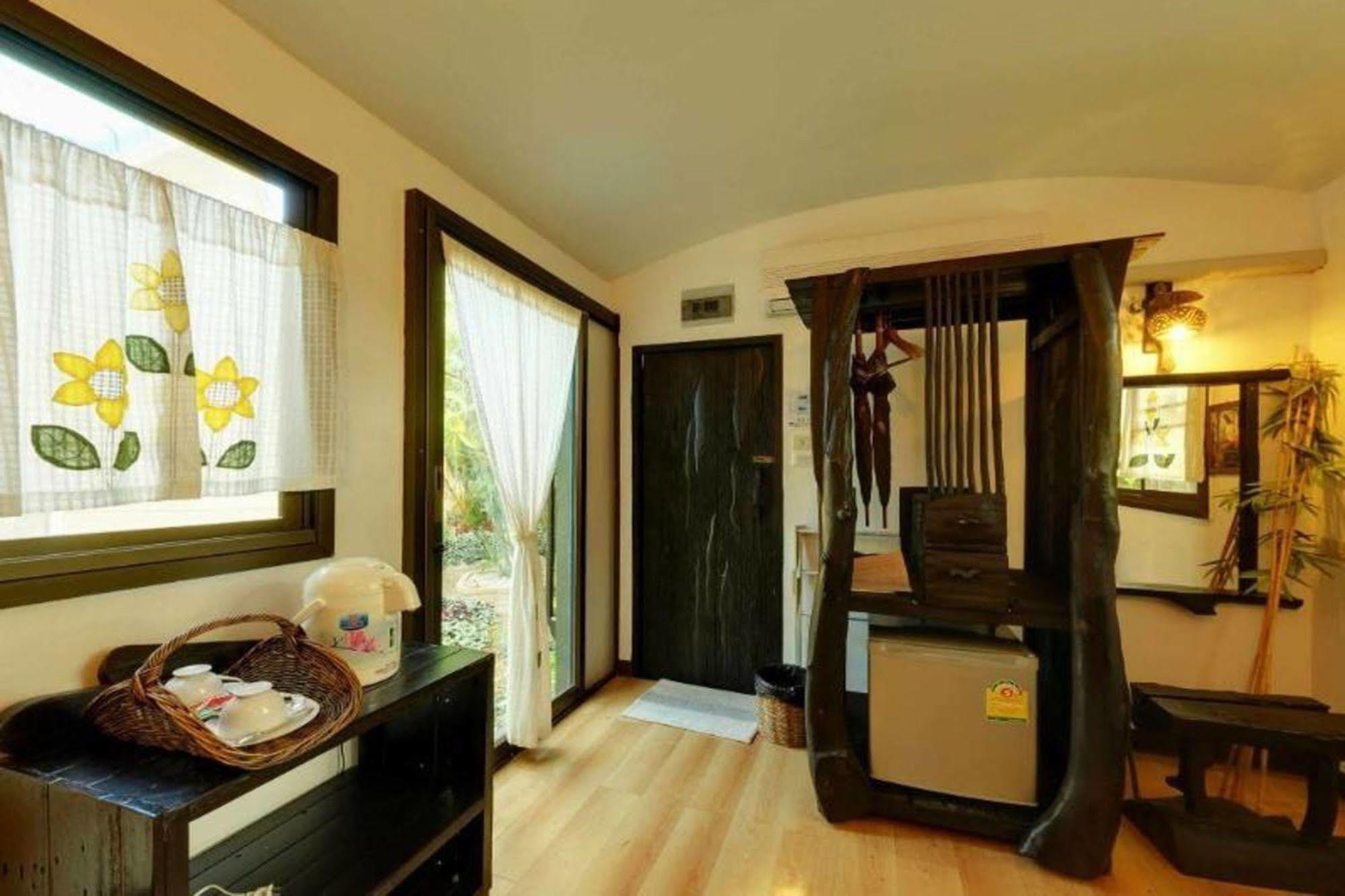 Chart Trip Resort Nakhonratchasima Esterno foto