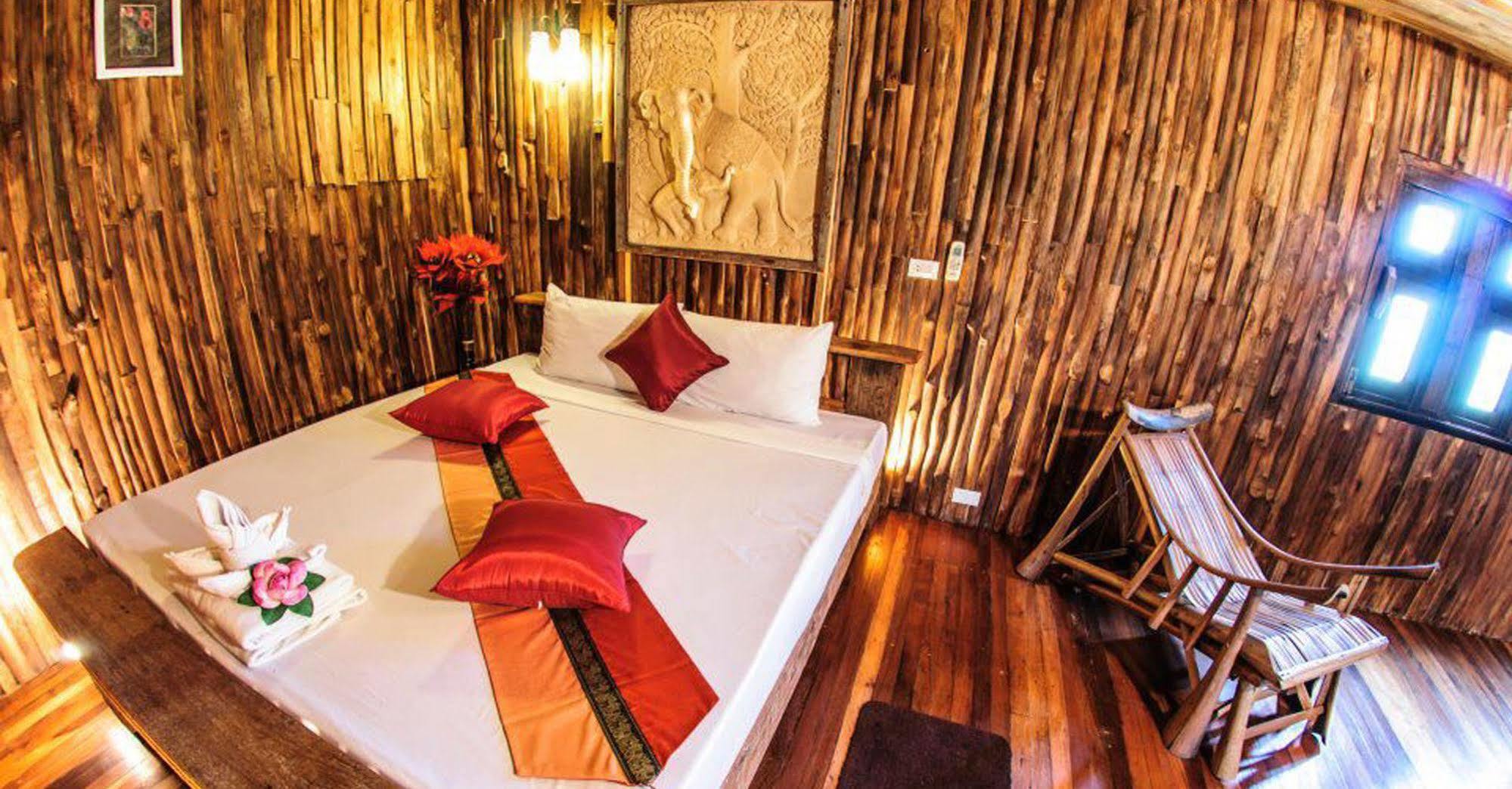 Chart Trip Resort Nakhonratchasima Esterno foto