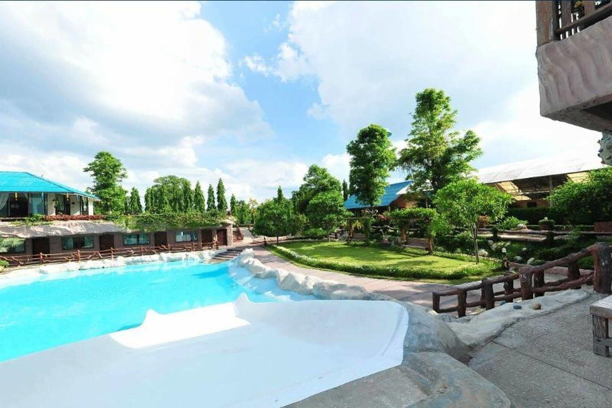 Chart Trip Resort Nakhonratchasima Esterno foto