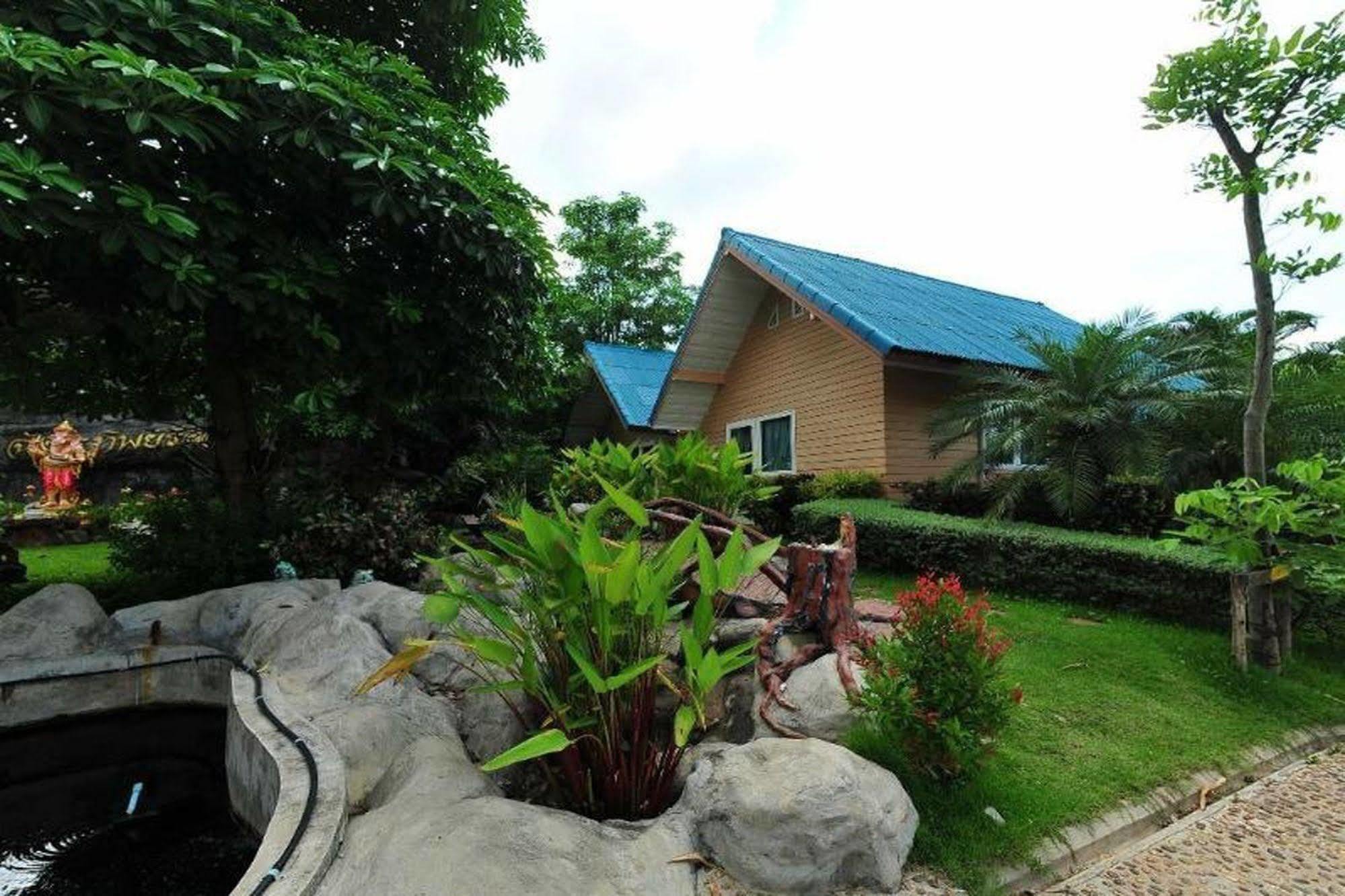 Chart Trip Resort Nakhonratchasima Esterno foto